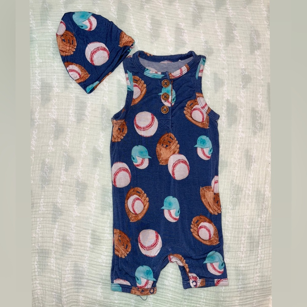 Posh Peanut outfit + hat